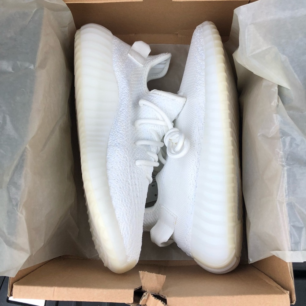 YEEZY BOOST 350 V2